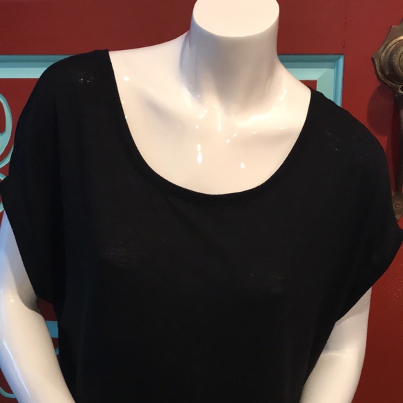 Simple Black Tunic Size Large - Picture 2 of 6
